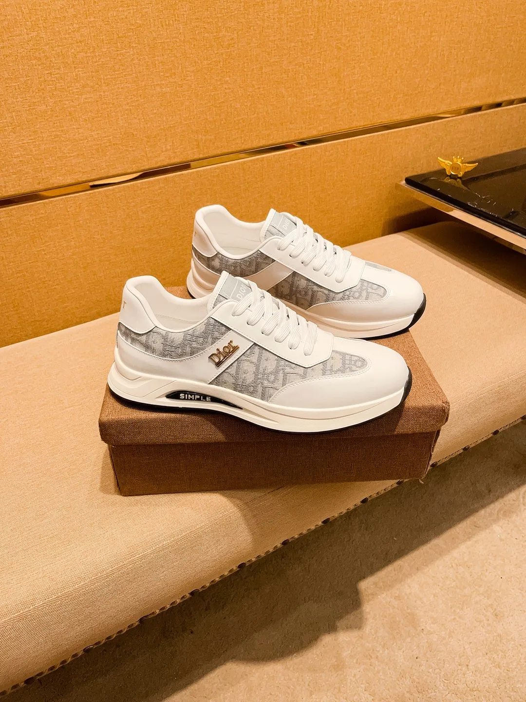Men's shoes 💰 420💰🔥【Dior】🔥High-end brand of men's shoes official website 1:1 latest masterpiece: the upper is made of Italian imported first-layer cowhide with technical cloth fabric, the original comfortable and breathable lining ➕the original non-slip and wear-resistant outsole🔥, making walking more convenient and comfortable! An exclusive new model, a stunning work, a beautiful 1:1 replica [color] compared to the official quality! Create a fashionable personality to set off your uniqueness! A must-have for trendy men! Classic🔥Size: 38-44 Color: 🔥 2⃣️colors available🔥
